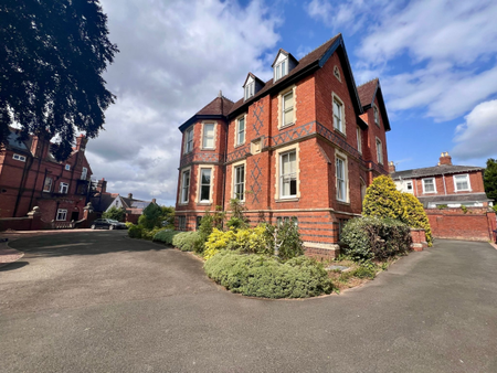 Tredennyke House, Worcester, WR1 - Photo 3