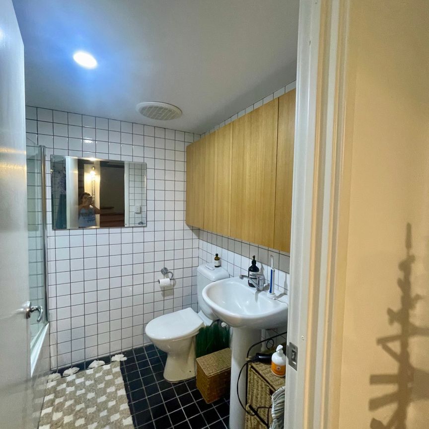 East Perth - Photo 1