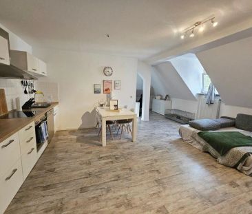 *** Wohnen in der Innenstadt ! *** Helle 2-Zi-DG-Whg mit Loftcharak... - Photo 1