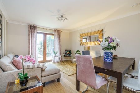 4 bedroom townhouse to rent - Photo 3