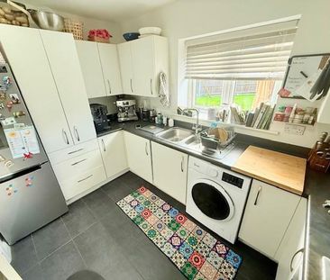 2 bedroom semi-detached house to rent - Photo 5