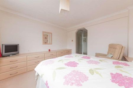 Bowyer Crescent, Wokingham, RG40 - Photo 5