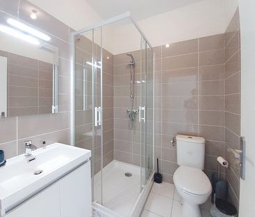 Location / Duplex - Photo 1