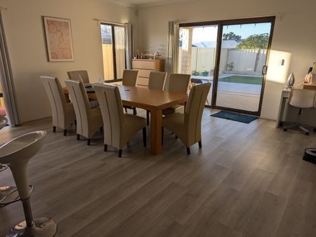 Maddington - Photo 3