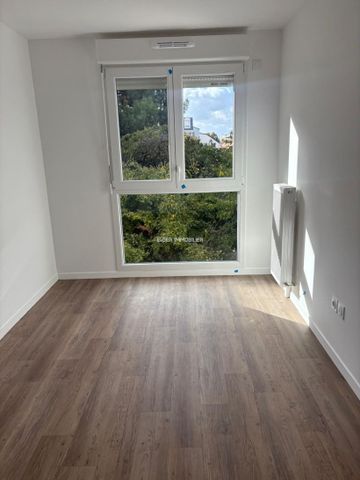 Location - appartement - 65.69 m² - 3 Pièces - Photo 3