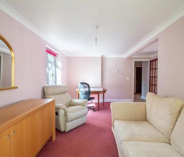 1 bedroom ground floor flat to rent - Photo 2