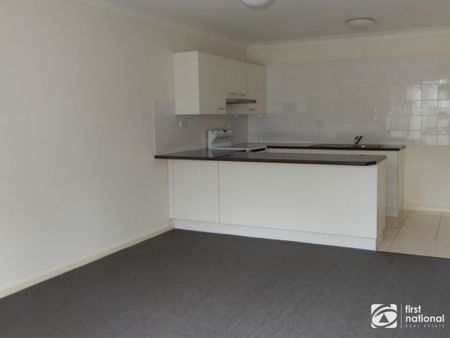 Walk to the heart of town - Photo 4