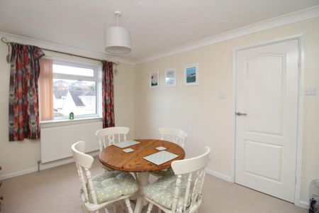 3 bedroom semi-detached house to rent - Photo 3