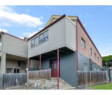 1/2 Grove St, Marrickville NSW 2204 - House For Rent | Domain - Photo 2