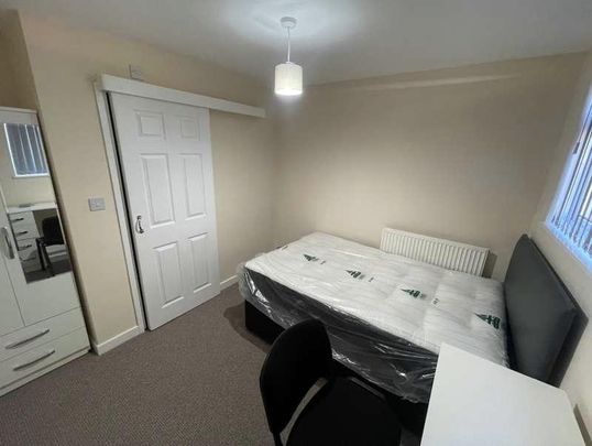 John Rous Avenue, Coventry, CV4 - Photo 1