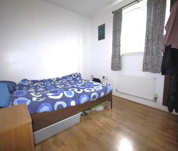 3 bedroom flat to rent - Photo 6