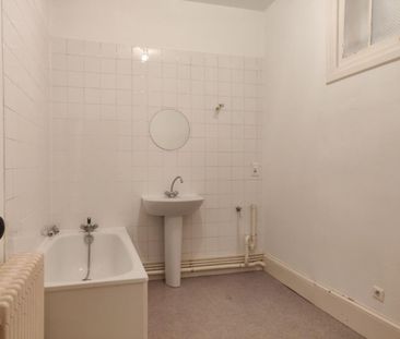 APPARTEMENT T3 A LOUER A ROANNE - PLACE DES PROMENADES - Photo 4