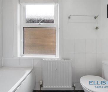 2 bedroom end of terrace house to rent - Photo 5