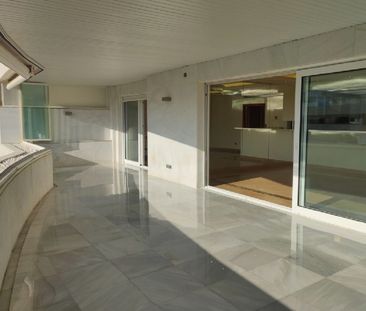 3 Bedroom Apartment For Rent in Marbella, Málaga - Photo 2