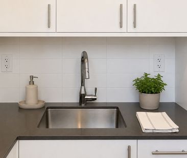 For Lease - 88 Bernard Avenue Unit# 307, Toronto, Ontario - Photo 1