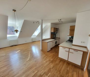 Zentrum - Balkon- Traum Ausblick - großzügige 2-Zimmer-Wohnung - 78... - Photo 6