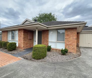 Modern & Freshly Updated 2 Bedroom Unit - Photo 5