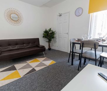 🏡 Home, but Better – Modern Houseshare on the Edge of Nuneaton Town... - Photo 2