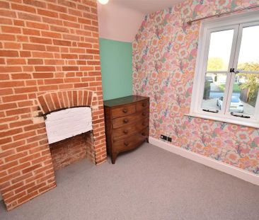 4 bedroom detached house to rent - Photo 6