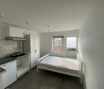 Studio to rent - Photo 5