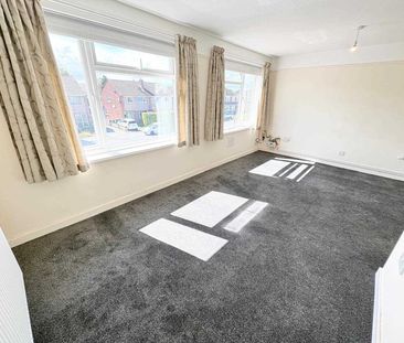 Wolds Drive, Keyworth, Nottingham - Photo 2