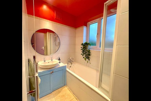 3 Bed Semi-Detached House, Dagnall Park, SE25 - Photo 1