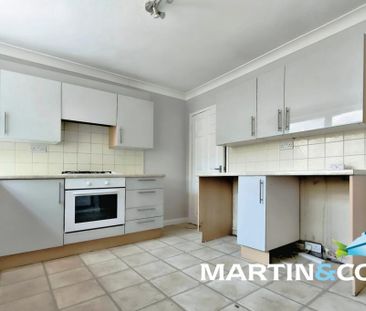 2 bedroom end of terrace house to rent - Photo 3