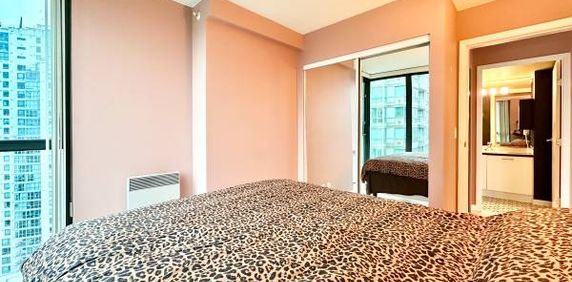 Sea-view Apt in DT Vancouver - Photo 2