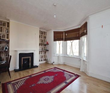 1 Bed Flat, Balfour Road, IG1 - Photo 2