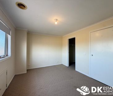 Modern 3 Bedroom Townhouse in Werribee - Photo 5