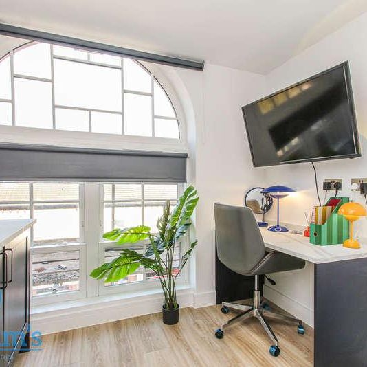 Edath *inc Bills* - Lenton Boulevard, NG7 - Photo 1