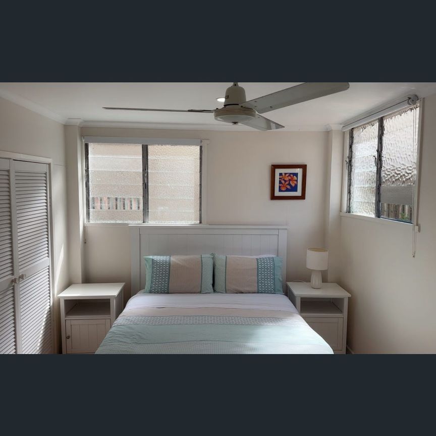 2/3 Kingfisher Pde, Toogoom, Qld 4655 - Photo 1