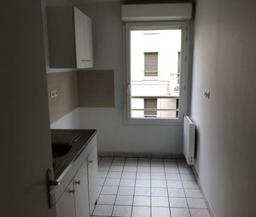 T2 AVEC TERRASSE ET PARKING - Photo 2