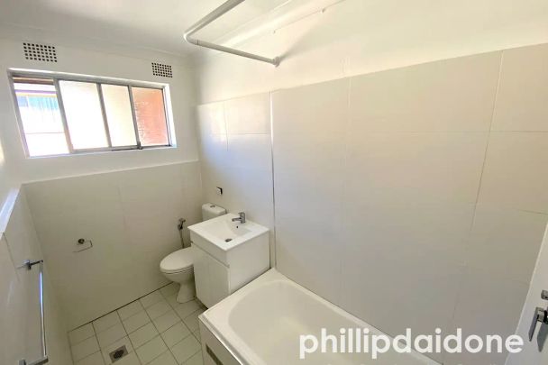 “NEWLY RENOVATED 2 BEDROOM UNIT” - Photo 1