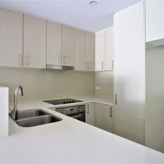 MODERN LIFESTYLE APARTMENT! - Photo 1