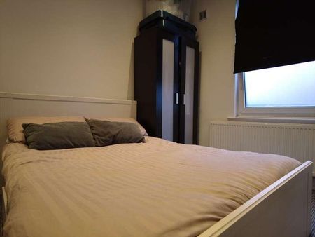 Bed +study Room // Thesiger St // Aug, LN5 - Photo 4