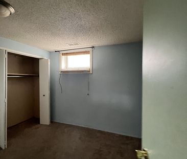 2 bdrms lower suite in Capitol! great location with off street park... - Photo 2