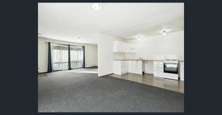 Solid, Low Maintenance Home in a Convenient Kingston Location - Photo 3