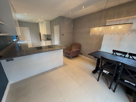 Cedar Grove, Bradmore , Wolverhampton - Photo 5