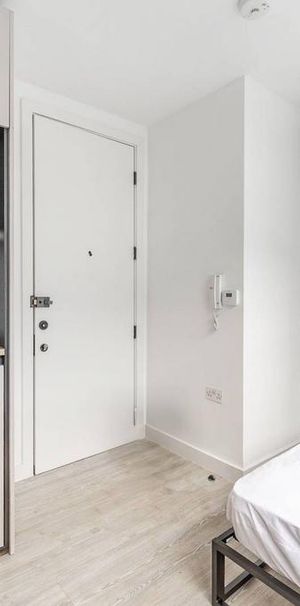 Studio to rent - Photo 1
