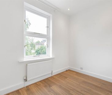 3 bedroom end of terrace house to rent - Photo 4