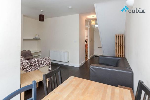 4 bedroom flat to rent - Photo 1