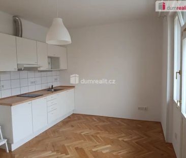 Velmi pěkný byt 1+kk s balkonem, Praha 6 - Bubeneč - Photo 2