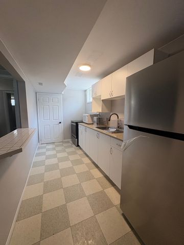 2-684 Davis Dr, Kingston, ON K7M 7X3 - Photo 2