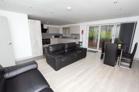 6 bedroom house to rent - Photo 3