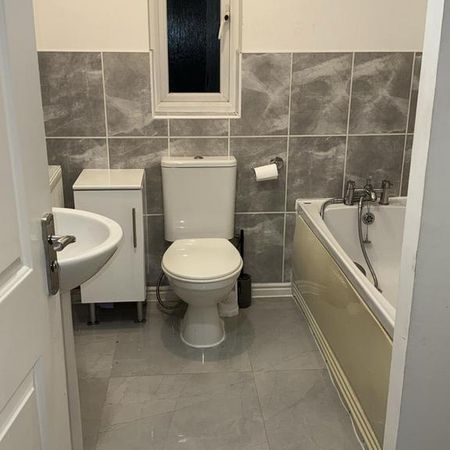 1 bedroom house of multiple occupation to rent - Photo 4