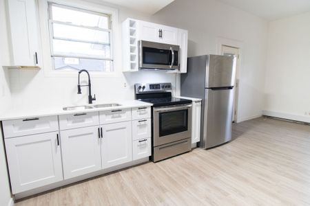 **SPACIOUS** 1 Bedroom Main Unit in St. Catharines!! - Photo 5