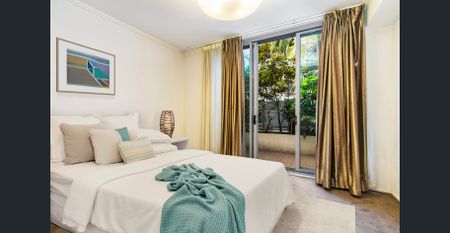 Modern & Large Split Level Apartment in the Enmore Box Factory. - Photo 3