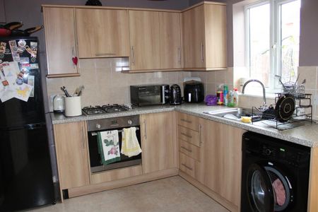 3 bedroom detached house to rent - Photo 2