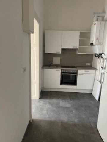 Altbauschönheit: WG-HIT - 60m² Wohnung, 3 Zimmer getrennt begehbar, hohe Räume, gepflegt, HP, Gas Etagenheizung- UNINÄHE! Ab sofort zu vermieten - Photo 4